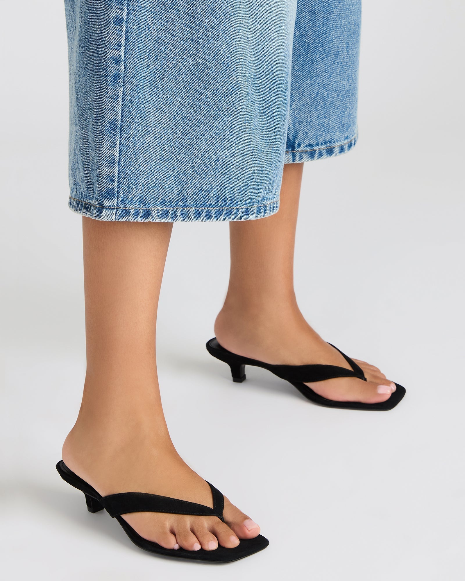 TRACIE RED SUEDE
